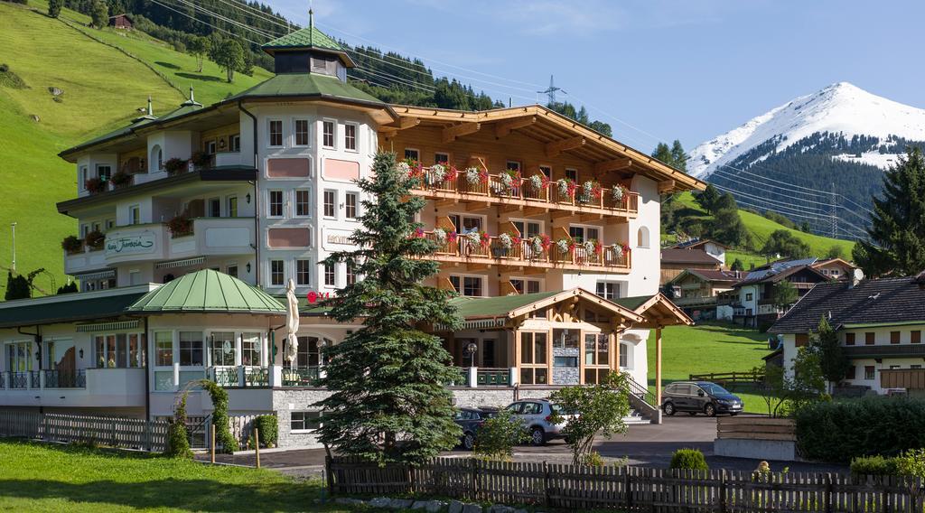 Hotel Maria Theresia Gerlos Exteriör bild